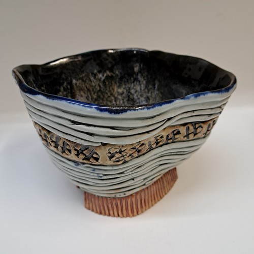 Click to view detail for SL-504 Bowl, Porcelain Free-form Coil w/Stamped Band $165